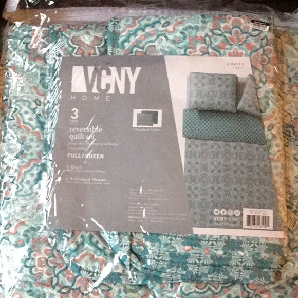 VCNY Other - BRAND NEW VCNY REVERSIBLE QUILT SET FULL/QUEEN